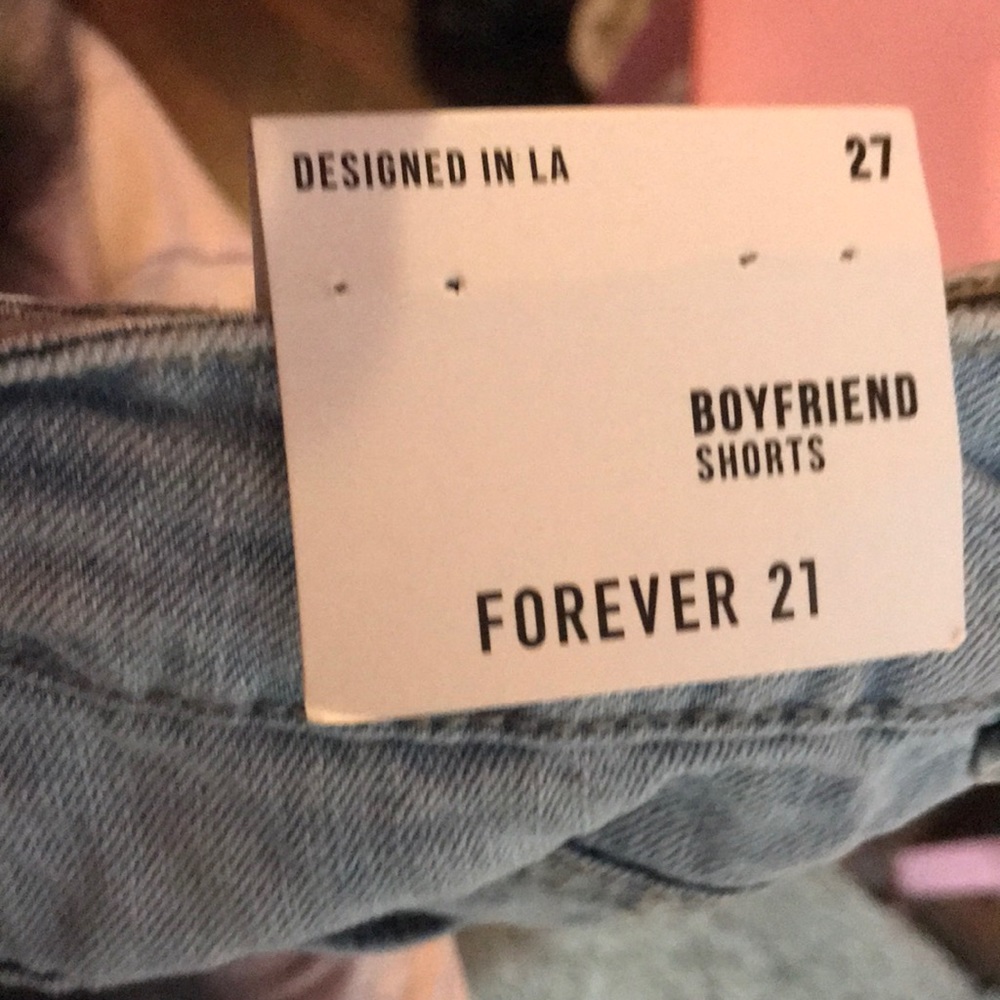 Shorts - Picture 3 of 3
